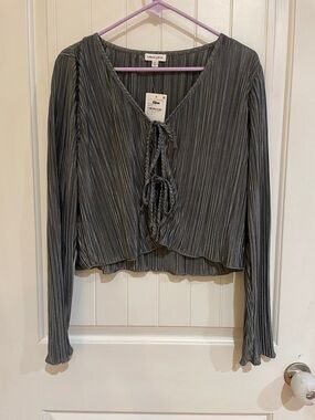 Urban social XL tie front top dark gray/silver NWT